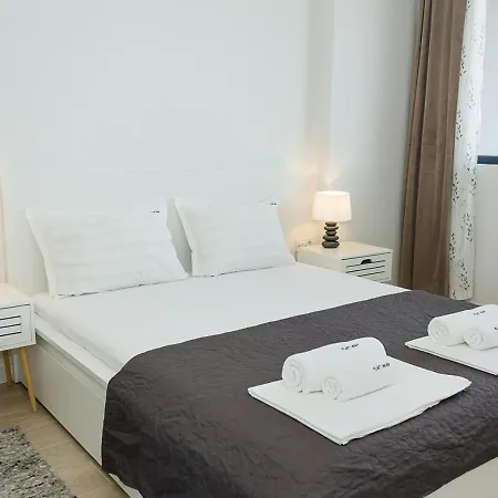 Sea View 1bd Modern Flat In Chayka Варна