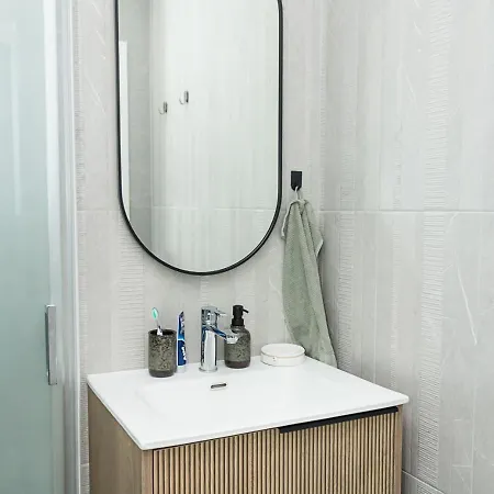 Sea View 1bd Modern Flat In Chayka *
