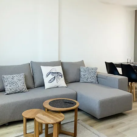 Sea View 1bd Modern Flat In Chayka *